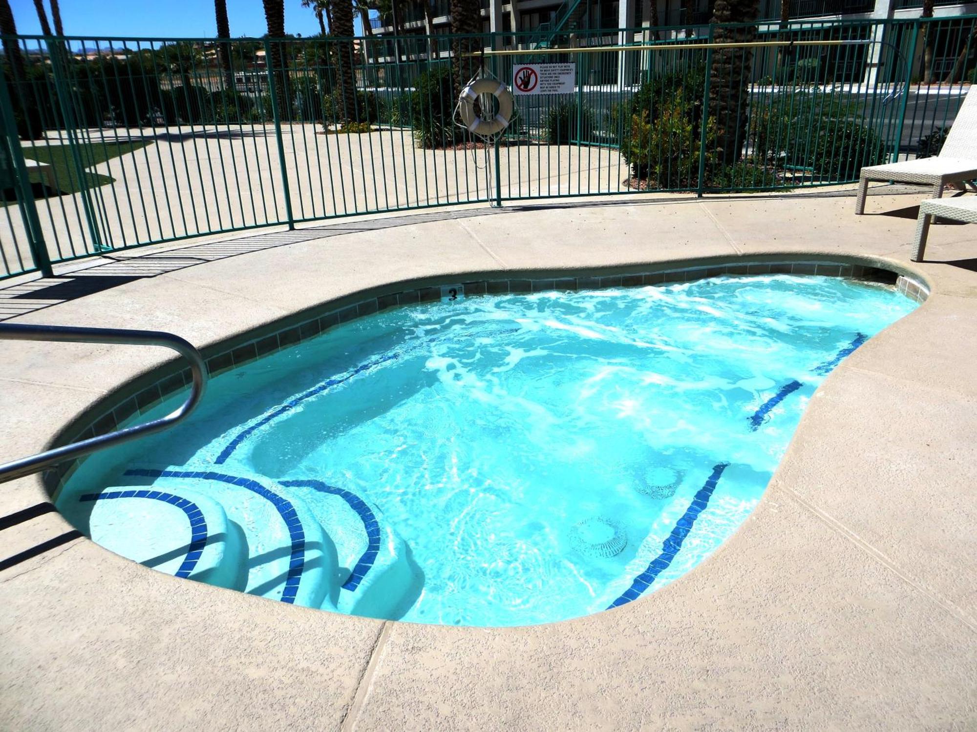 Virgin River Casino And Lodge Мъскийт Екстериор снимка
