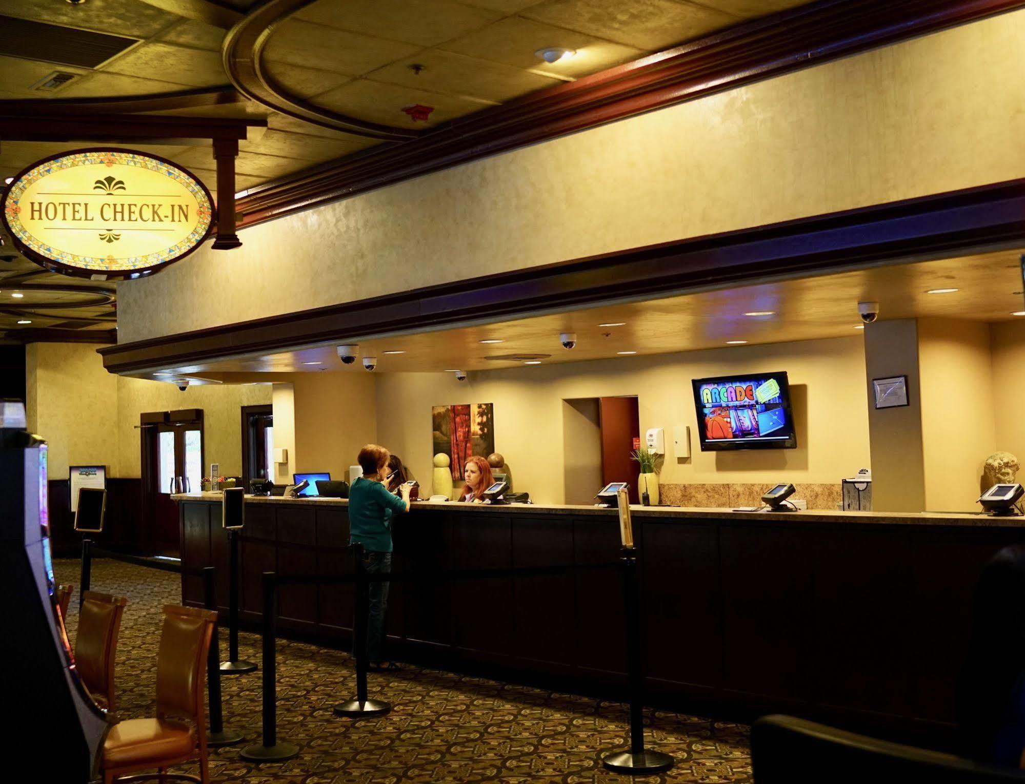 Virgin River Casino And Lodge Мъскийт Екстериор снимка