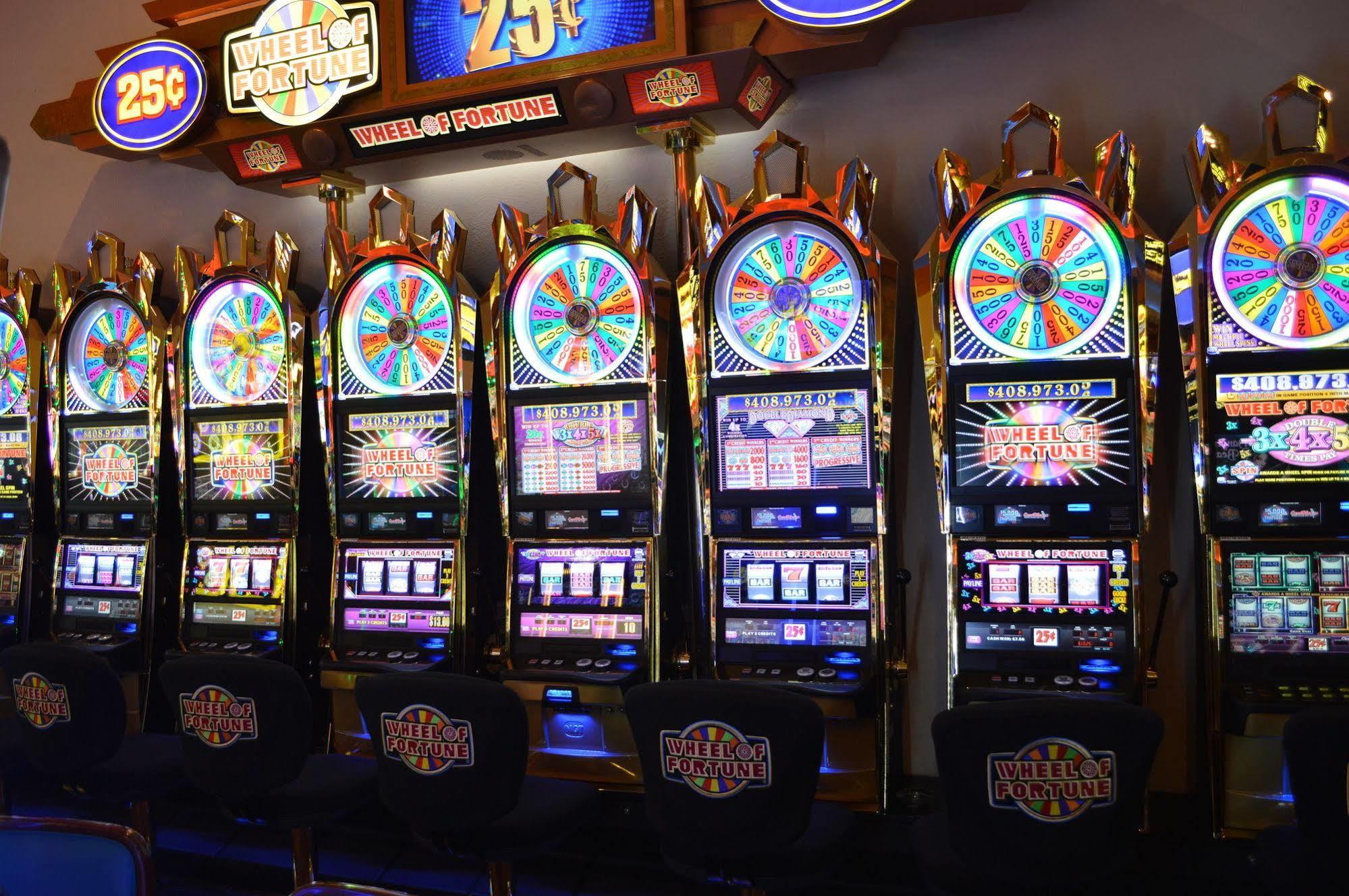 Virgin River Casino And Lodge Мъскийт Екстериор снимка
